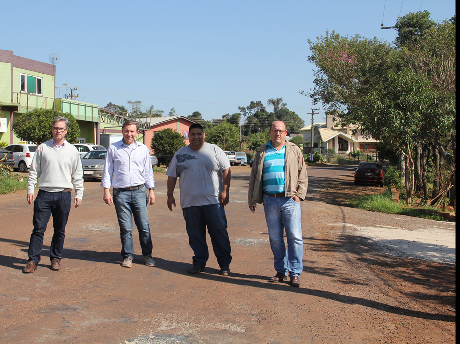 SECRETARIA DE OBRAS REALIZA MELHORIAS NO MUNICÍPIO